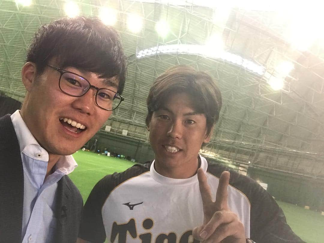 服部優陽さんのインスタグラム写真 - (服部優陽Instagram)「⚾️ 梅野選手に直撃インタビュー！ * 去年GG賞に輝いた梅野選手に、 捕手出身の大レジェンドから 預かった質問をぶつけてみました！ * 梅野選手が思う、優勝へのキーマン そしていまの阪神に足りないものとは…？ * 先輩からもかわいがられ、後輩からも愛される 梅野選手の素顔に加えて、野球に対して真摯で 思慮深い姿がばっちり見られると思います！ * 明日の #報道ランナー  #おしゃべりスタジアム で放送です！ * 。◯（梅野選手を見るたびに胸板の厚さ、腕の太さに感動している服部でした） ⚾️ #梅野隆太郎 #44 #tigers #hanshintigers #とらほー #阪神タイガース #toraco #野球女子 #甲子園 #タイガース #虎党 #カンテレ #アナウンサー」2月3日 20時26分 - hattori.yuhi_ktv