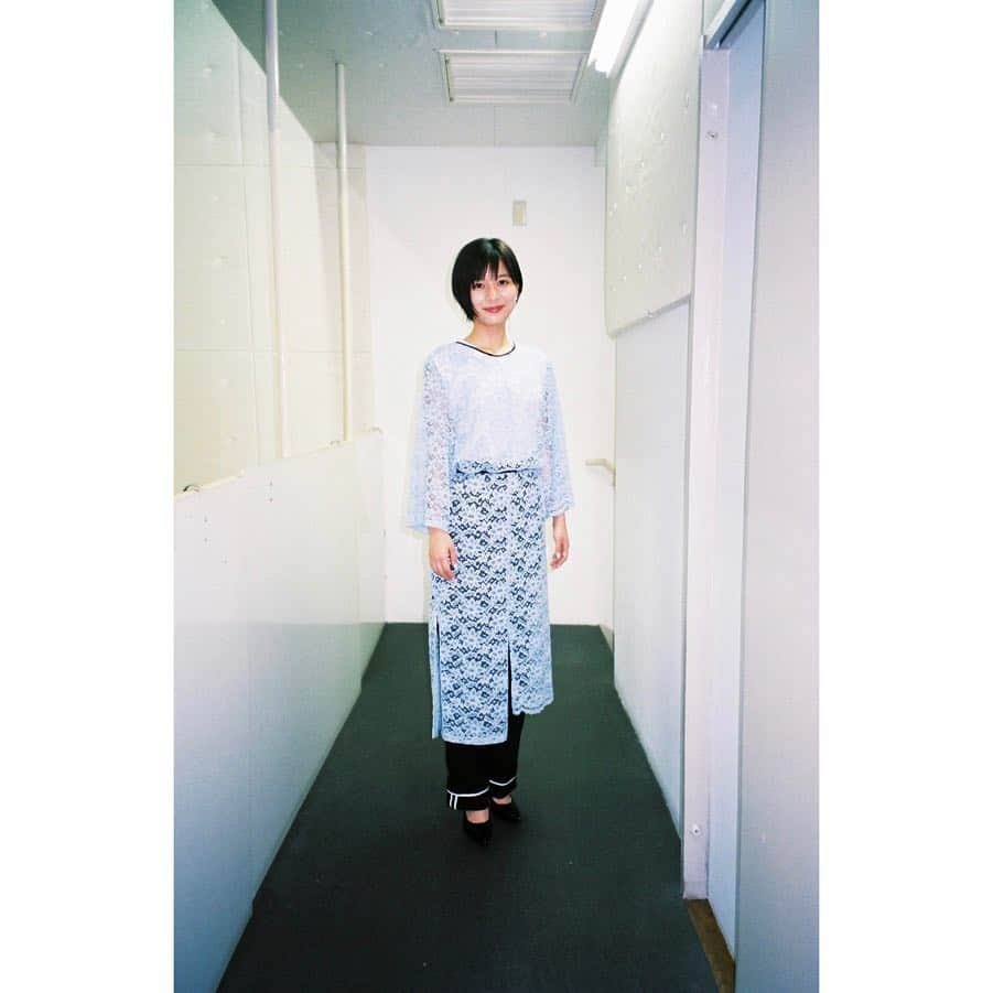 芳根京子さんのインスタグラム写真 - (芳根京子Instagram)「現像に、全然、行けてない。  #film  #婦人公論 #チェックしていただけました？」2月3日 20時35分 - yoshinekyoko