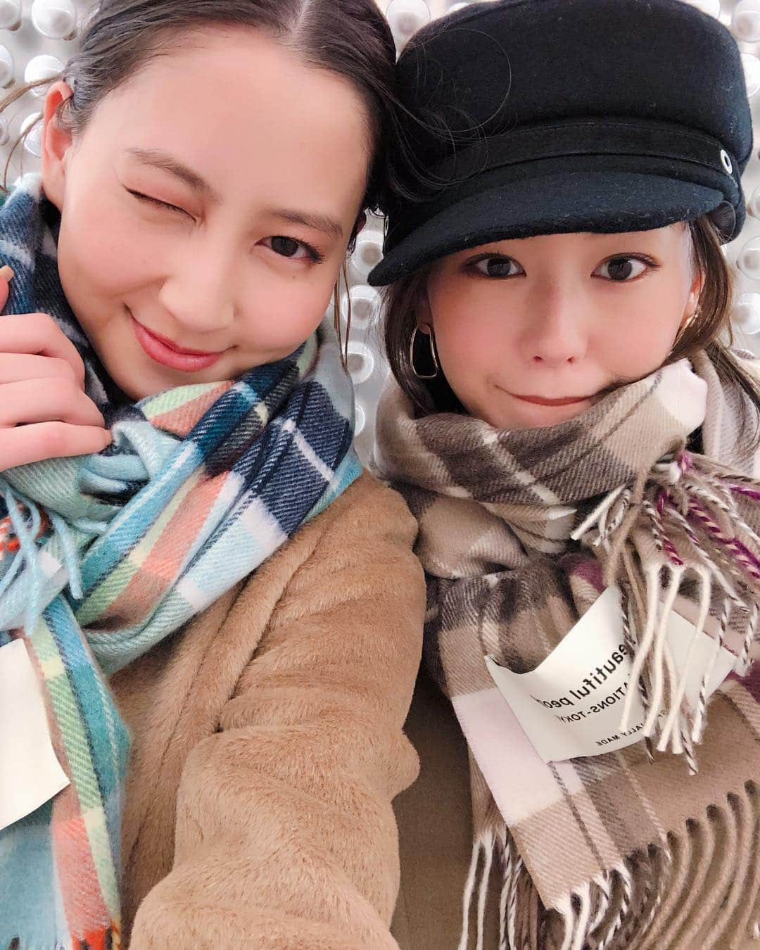 河北麻友子さんのインスタグラム写真 - (河北麻友子Instagram)「🧣🧣🧣 #みれまゆ #お揃いがたくさん増えた日」2月3日 20時58分 - mayukokawakitaofficial