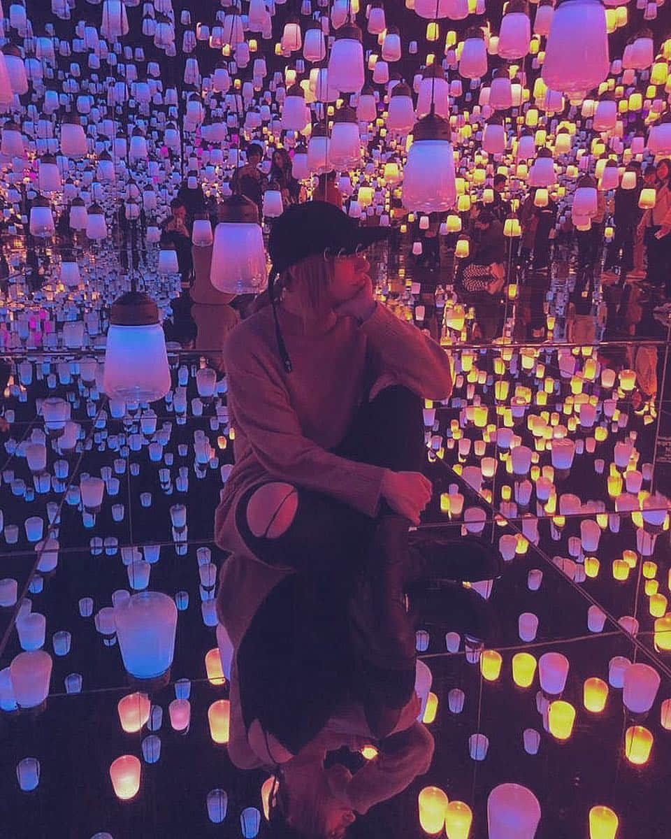 にちゃぴんのインスタグラム：「光にも影がある  #teamlab #odaiba #digitalartmuseumtokyo #lamp #lightdesign」