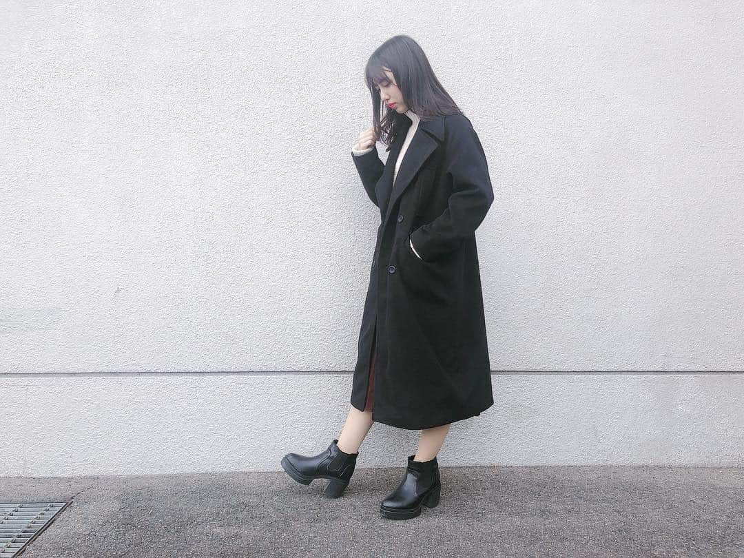 熊崎晴香さんのインスタグラム写真 - (熊崎晴香Instagram)「gn🌙💤﻿ ﻿ ﻿ #gn #おやすみ #💤 #ootd #hotping #coat #black」2月3日 23時24分 - kumakuma9810