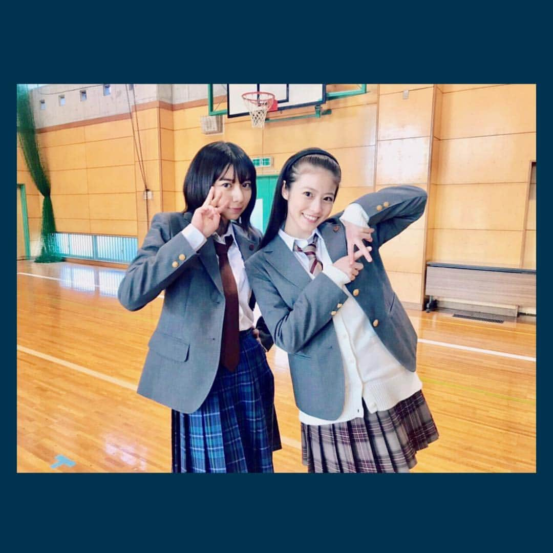 上白石萌歌さんのインスタグラム写真 - (上白石萌歌Instagram)「5話ご視聴ありがとうございました 澪奈と唯月。3Aポーズ。 来週は更に動き出す予感がします 是非ご期待ください！ #3A」2月3日 23時33分 - moka____k