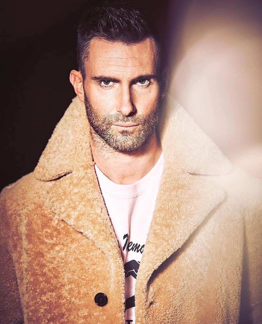 アダム・レヴィーンのインスタグラム：「Tonight.」
