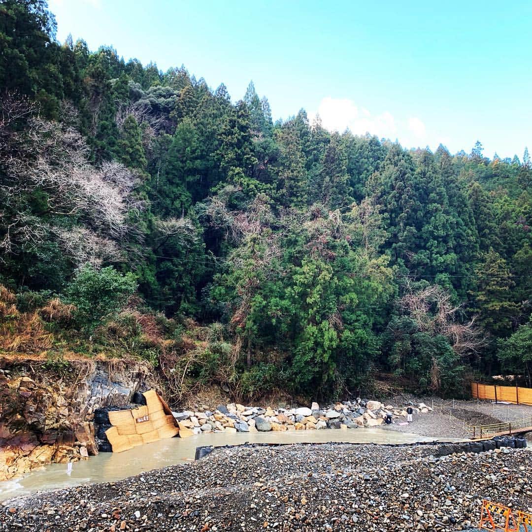 Fujiya Ryokan 川湯温泉 冨士屋のインスタグラム：「仙人風呂は増水ためご利用できません。  http://bit.ly/2gU3DJY  #kawayuonsen #fujiya_ryokan #onsen #kumanokodo #sennin-buro」