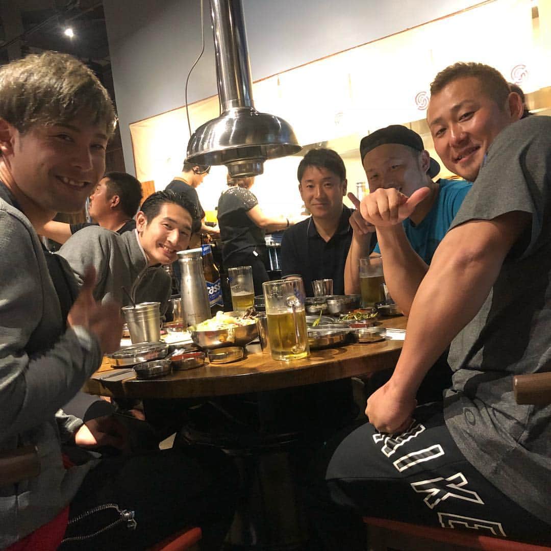中田翔さんのインスタグラム写真 - (中田翔Instagram)「昨日は休み前だったのでこのメンバーで焼肉！！美味しかったです！！！ #中田#上原#渡部#青木#宮西」2月4日 3時02分 - shonakata_official