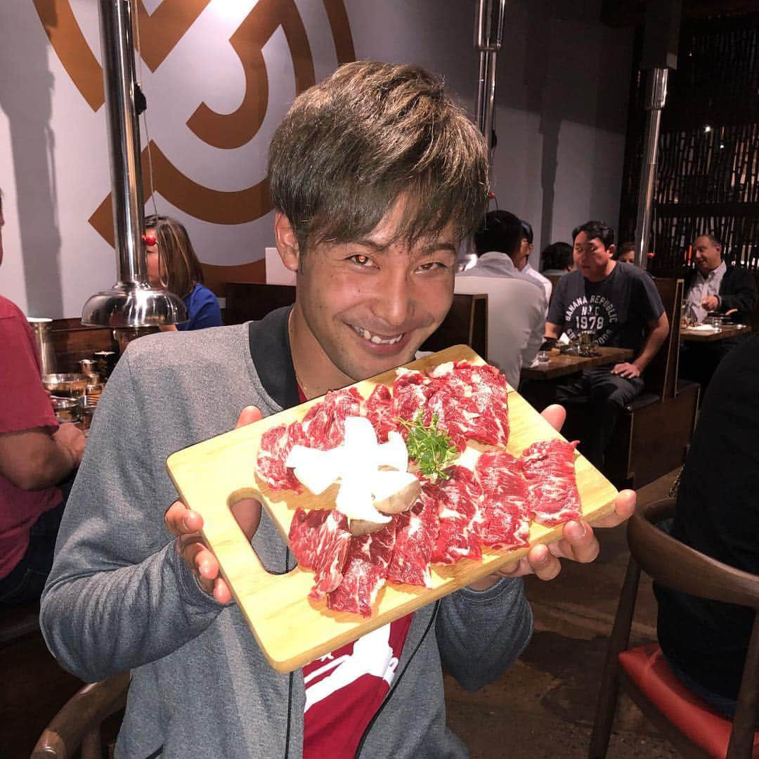 中田翔さんのインスタグラム写真 - (中田翔Instagram)「昨日は休み前だったのでこのメンバーで焼肉！！美味しかったです！！！ #中田#上原#渡部#青木#宮西」2月4日 3時02分 - shonakata_official