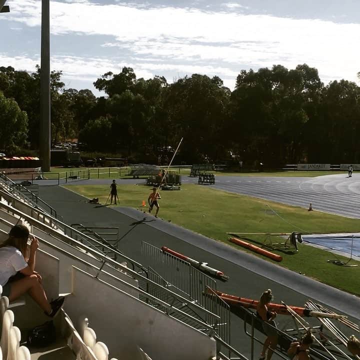 カーティス・マーシャルのインスタグラム：「Low key 5.81m 🤘🏼Good start! Next stop Szczecin, Poland! 🇵🇱 Thanks to @insidewais @athleticswesternaustralia @batemanchiro @travarthur13  for putting this jump together ❤️ let’s keep this rollin’」