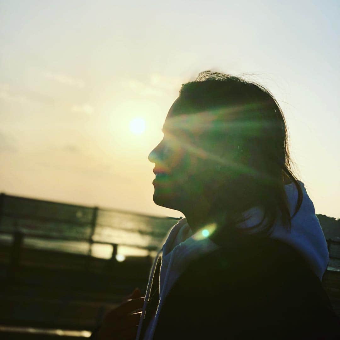 remi kunokiのインスタグラム：「とにかく、とにかく… ただただ。 うまくなりたいのにーー  サーフィンってなんでこんなに 難しいのー。  #継続は力なり」