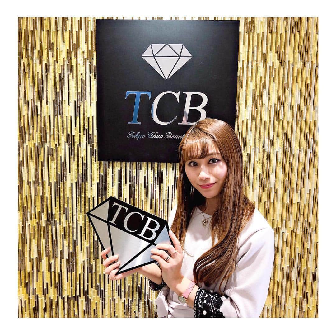 amiさんのインスタグラム写真 - (amiInstagram)「I went to beauty clinic ． 先日、東京中央美容外科新宿院 @tcbshinjukuさんへお邪魔 してきましたよ♡ ． すごく綺麗なクリニックでドクターの 永嶋先生 @tcbnagashima  もとっても 優しかったです☺️♥️ ． 新宿駅からも近くて、アクセスも 良いのでおススメです♡ ． TCB式小顔美肌再生なんかの メニューもあるのでチェック してみてね♡ ． カウンセリングも無料だよ♡ ． ． #東京中央美容外科#美容外科#新宿#東京中央美容外科新宿院#永嶋啓一#小顔美肌再生#リフトアップ#pr#美容整形ならTCB東京中央美容外科 ． ．」2月4日 12時31分 - amikuma1219