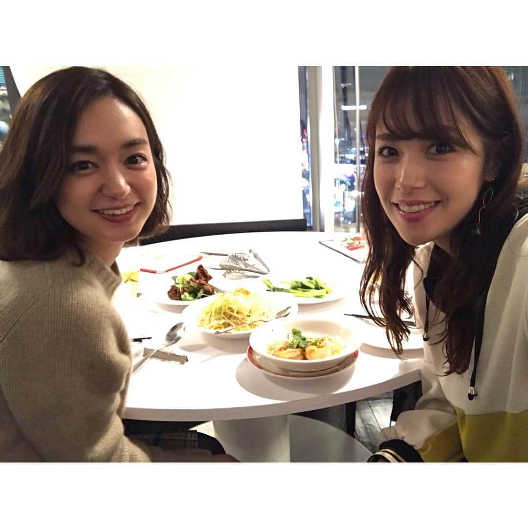 鷲見玲奈さんのインスタグラム写真 - (鷲見玲奈Instagram)「. 先日、美容院で日テレの後藤晴菜アナウンサーと偶然一緒に☺️ 仲良すぎて美容院も紹介しちゃいました。笑 そして、かなりの頻度でばったり会います😂 この日は美容師さんから「後藤ちゃん来るよー」と、私だけ聞いていたので、サプライズ！笑 期待通りのリアクションをしてくれました🤗(3枚目) 固まってるの、可愛い…。笑 . ちょうどお互い会いたいタイミングだったので、ラッキーだね！と話しながら、その後夜ご飯まで😋 他局ではありますが、学生時代からの友達で、スポーツ担当ということで取材現場でもよく会い、何でも話せる友達です💓 . . #後藤晴菜 アナウンサー #はるちゃん #はるぴょん #ごとはる #色々呼んじゃう」2月4日 14時25分 - sumi__reina