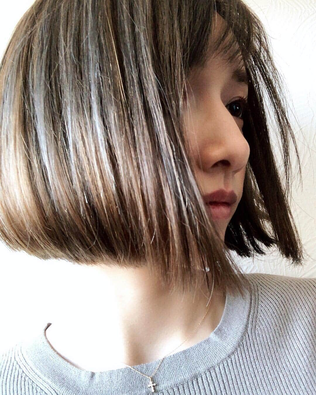 後藤真希さんのインスタグラム写真 - (後藤真希Instagram)「ヘアメンテしてきました♡ハイライトを入れてた部分がグレージュになって良い感じ✨ stylist @vicca440 @vicca_hair #haircolor #vicca #ボブ」2月4日 15時25分 - goto_maki923