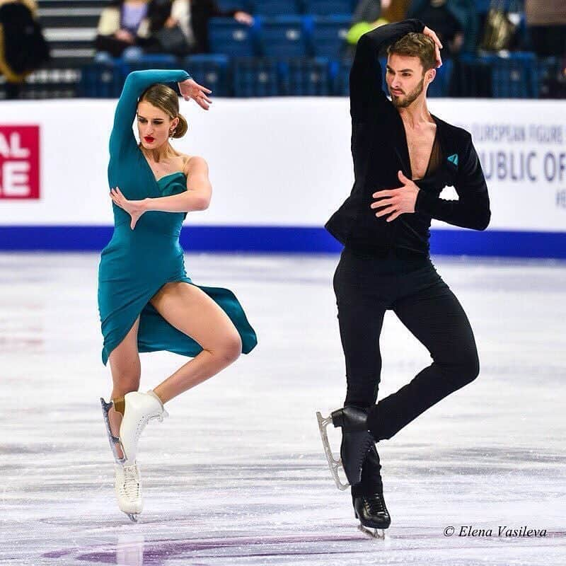 ガブリエラ・パパダキスさんのインスタグラム写真 - (ガブリエラ・パパダキスInstagram)「@feelingmathieucaron 👗💙 #EuroFigure2019 #PapadakisCizeron 📸 Elena Vasileva」2月5日 2時29分 - gabriellapapadakis