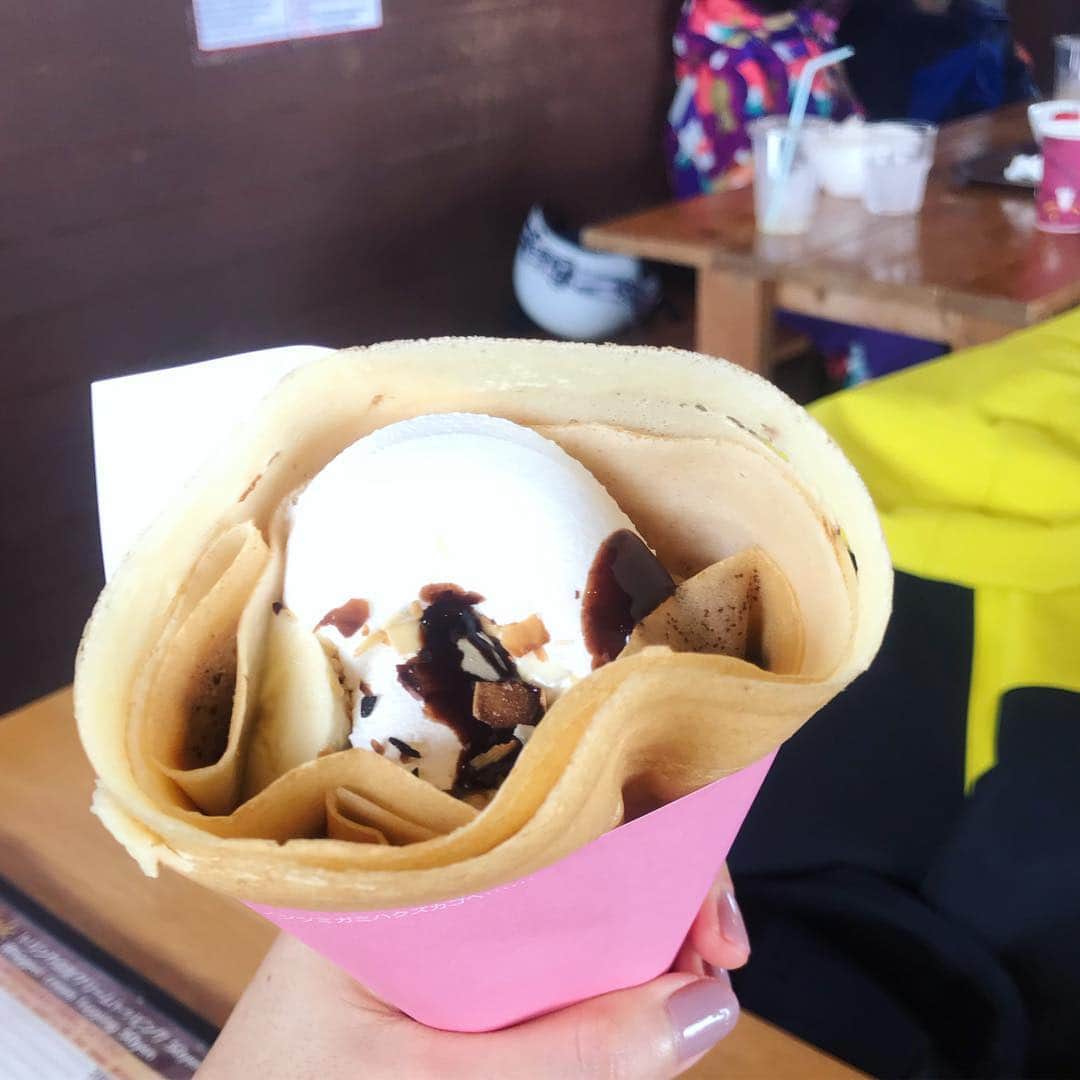 小泉里子さんのインスタグラム写真 - (小泉里子Instagram)「やっぱりチョコバナナ生クリームにアーモンドのトッピングでしょ！」2月4日 17時30分 - satokokoizum1