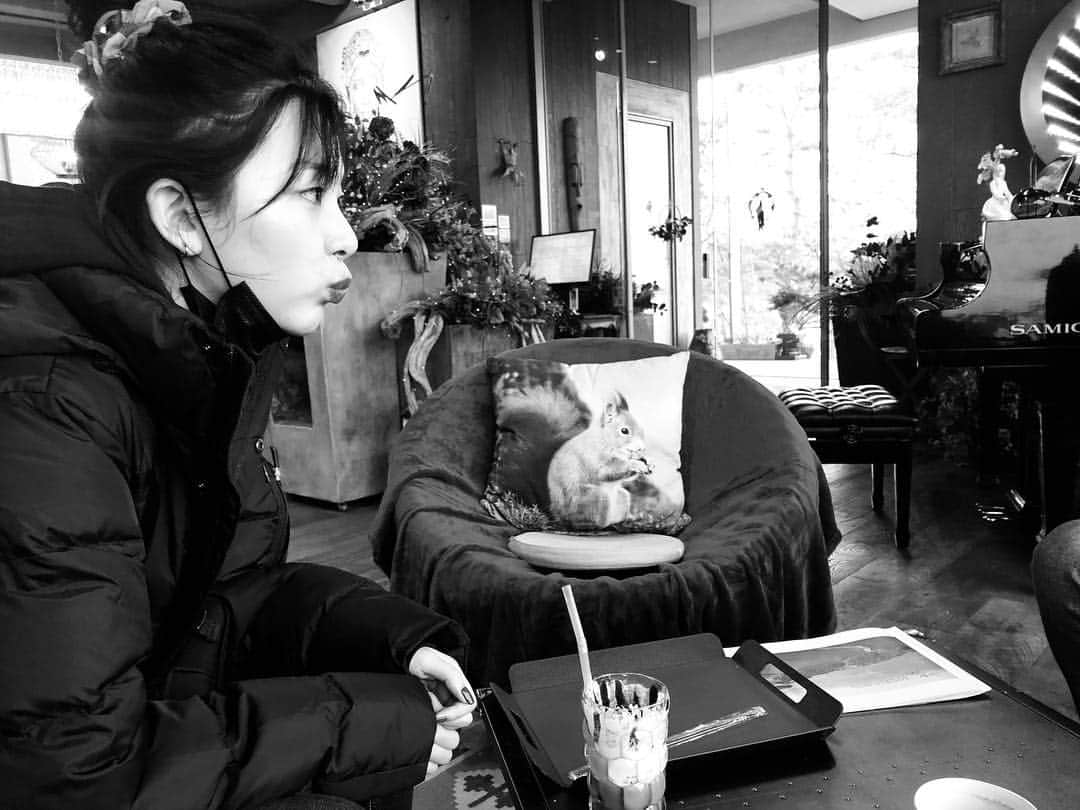 Red Velvetさんのインスタグラム写真 - (Red VelvetInstagram)「저는 가족들이랑 놀러왔어요🐻다른 멤버들은 뭐하고있나!! 👀」2月4日 18時29分 - redvelvet.smtown