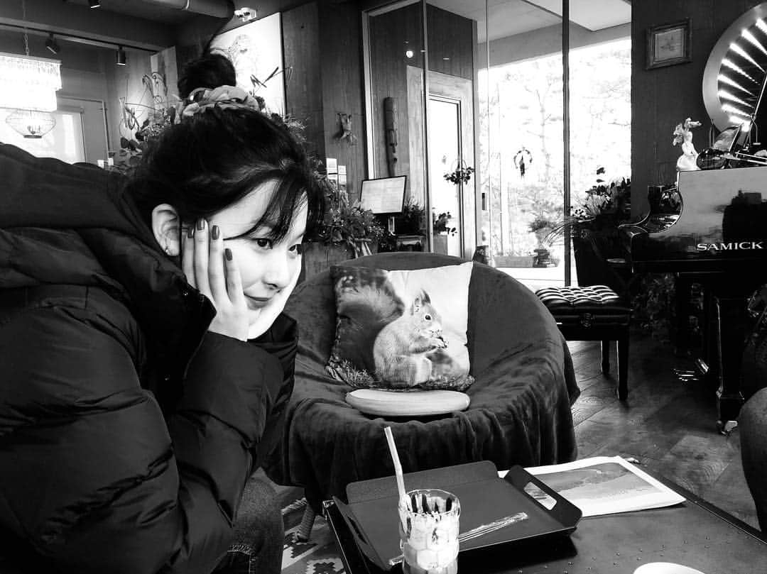 Red Velvetさんのインスタグラム写真 - (Red VelvetInstagram)「저는 가족들이랑 놀러왔어요🐻다른 멤버들은 뭐하고있나!! 👀」2月4日 18時29分 - redvelvet.smtown