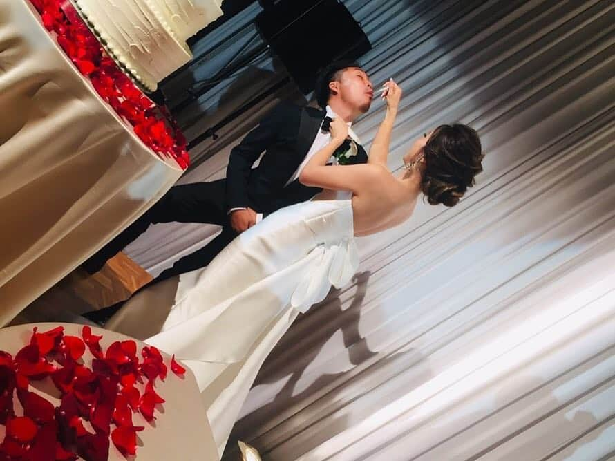 杉山美帆さんのインスタグラム写真 - (杉山美帆Instagram)「りーさん結婚おめでとうございます🥺💓 *  本当に！！綺麗だった…😭💓笑顔の絶えない素敵な披露宴でした🥺✨✨✨ * 幸せのお裾分けをありがとうございます🥺✨ *  #結婚式#披露宴#ウェディングドレス #ウェスティンホテル東京」2月4日 19時09分 - mih0_golf