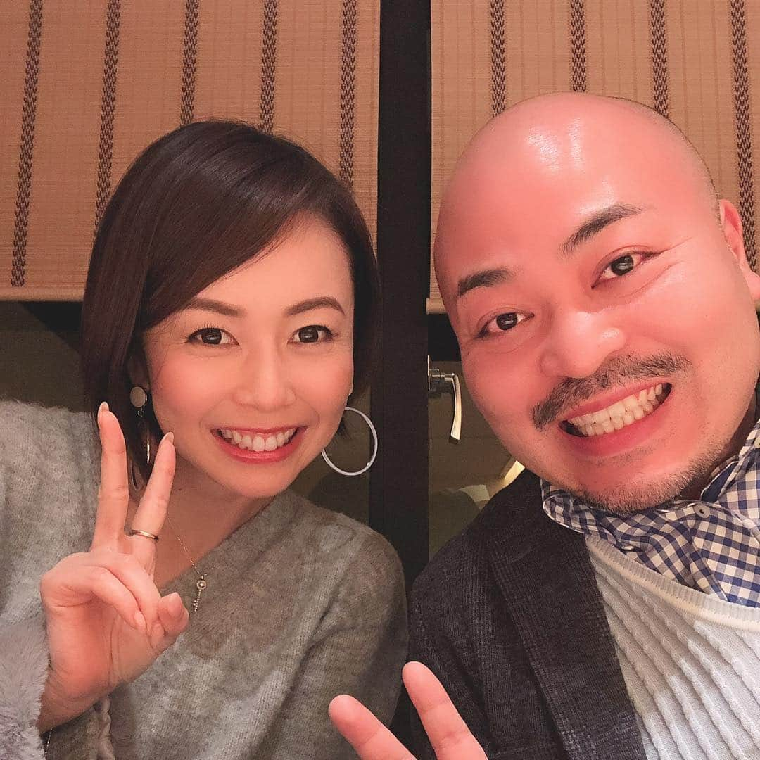 宮崎宣子さんのインスタグラム写真 - (宮崎宣子Instagram)「久しぶりに原田曜平さんとお会いできました✨ 文化放送ヒゲとノブコのWEEKEND JUKEBOX のゲストに二度と来て頂いた以来でしたので、 本当に本当にご無沙汰しておりましたが、覚えていて下さり、声をかけて下さり、原田さんのご友人の方々ともご一緒させて頂きました😊  ラジオで少しの時間ご一緒しただけだったのに、 原田さんのマイルドヤンキーの話はすごく興味深くて覚えていました✨ 実は歳も近くて、同じ世代😊 終始笑いっぱなしの楽しい時間をありがとうこざいました✨  #マイルドヤンキー #原田曜平 さん #ラジオ #文化放送 #ヒゲとノブコのweekend #ご無沙汰しておりました #同世代 #楽しい時間」2月4日 21時45分 - miyazaki_nobuko