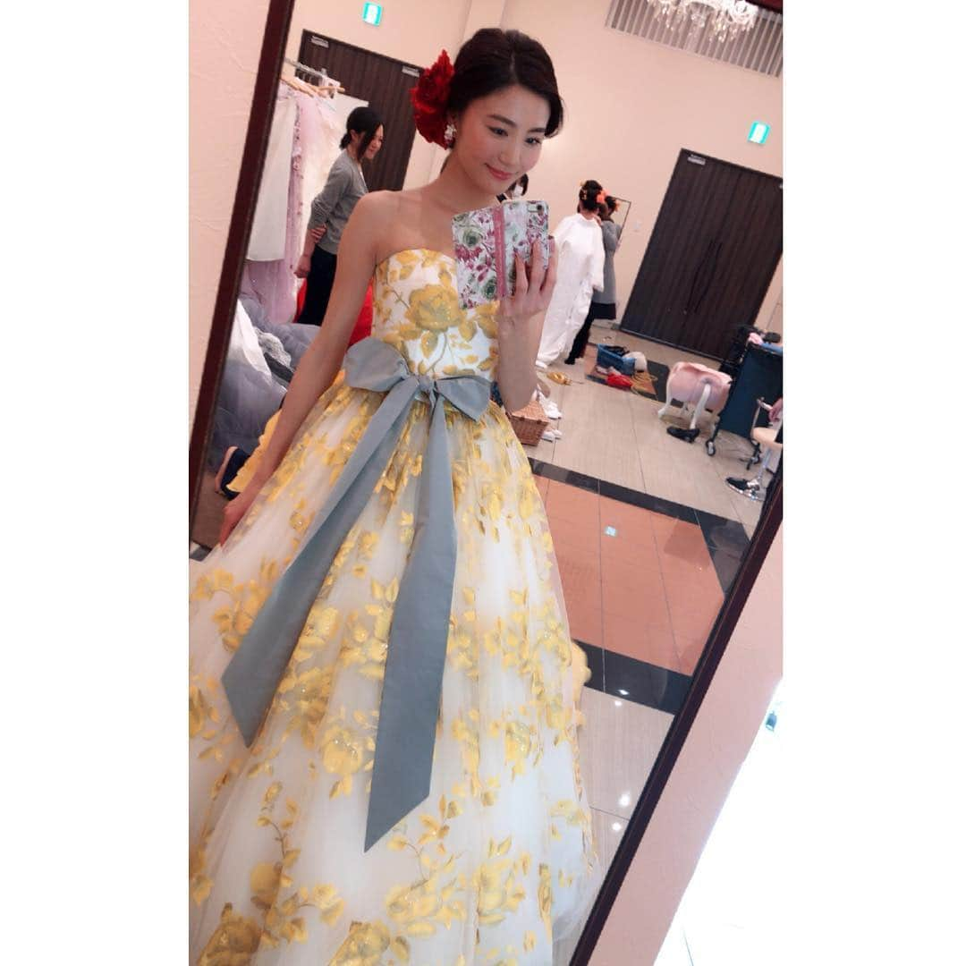 佐藤美央里さんのインスタグラム写真 - (佐藤美央里Instagram)「yellow💛 . . . #selfie #yellow #love #dress #wedding #myjob #instagood #ig_japan #japanese #smile #model #show」2月4日 21時49分 - miori_sato14