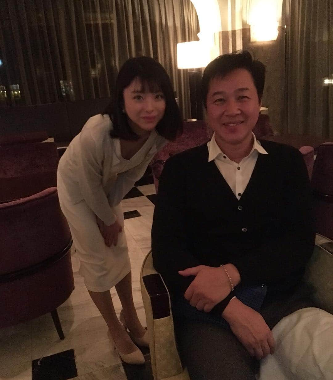 野田すみれさんのインスタグラム写真 - (野田すみれInstagram)「. . 川合俊一 さんの誕生日会💕 おめでとうございます㊗️🎉 ぶれちゃった📷 . . #誕生日 #川合俊一さん #バレーボール選手 #センチュリーコート丸の内」2月4日 21時52分 - sumire0208