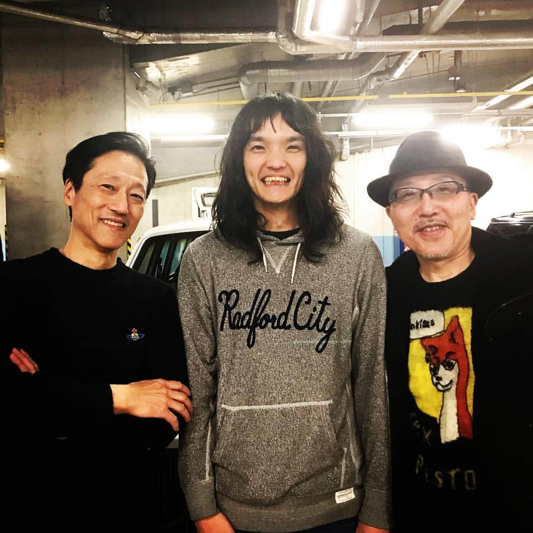 松永俊弥さんのインスタグラム写真 - (松永俊弥Instagram)「COTTON CLUBで、 藤巻亮太×本間昭光スペシャルバンド一夜限りのセッションでした🥁 ギター真壁くん  ベースの根岸くん ・ #drum#dwdrums」2月4日 22時28分 - toshiyamatsunaga