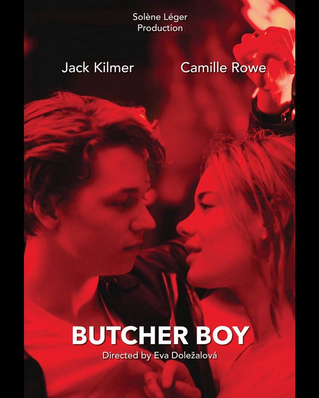 カミラ・ロウのインスタグラム：「Butcher Boy out today! LINK IN BIO. That was such a fun night with the most amazing team. ♥️ WRITTEN & DIRECTED by: Eva Doležalová @evadolezalovaofficial  STARRING:  Jack Kilmer @jackkilmer Camille Rowe @fingermonkey  PRODUCED by: Solène Léger @soleneleger  CINEMATOGRAPHER: Pavel Brenner @brennerpavel  COMPOSER: Devin L. Johnson @devinleeroth  EDITOR: Jeremy Edwards @jeremyaedwards  PHOTOGRAPHERS: Jonathan Benbaruk @benbaruk_ Tony Adams @tonyadams」