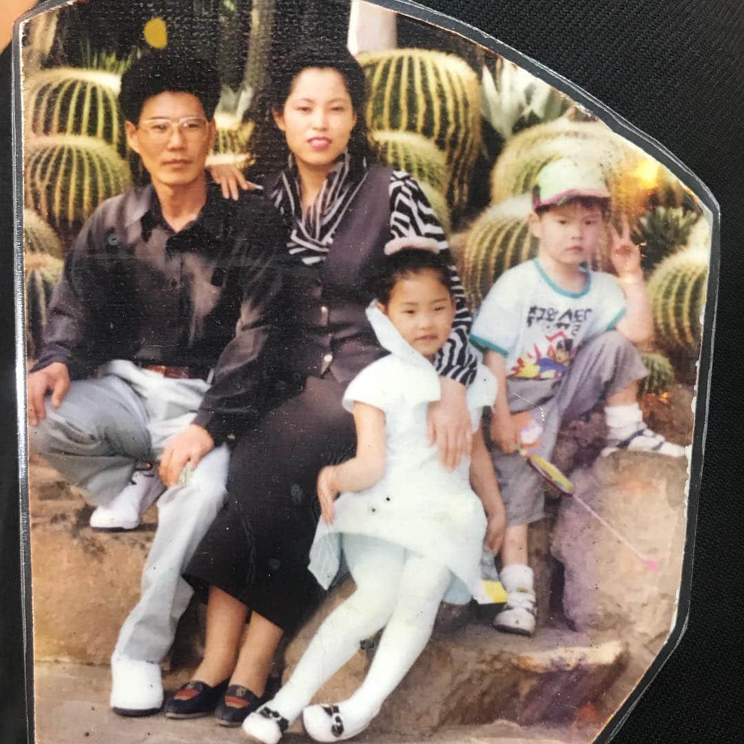 ホン・ジョンヒョンさんのインスタグラム写真 - (ホン・ジョンヒョンInstagram)「나의 어머니,아버지 라서 너무 고맙고, 다행스럽고, 행복합니다. 정말 너무 감사합니다.」2月5日 6時24分 - hjonghyun
