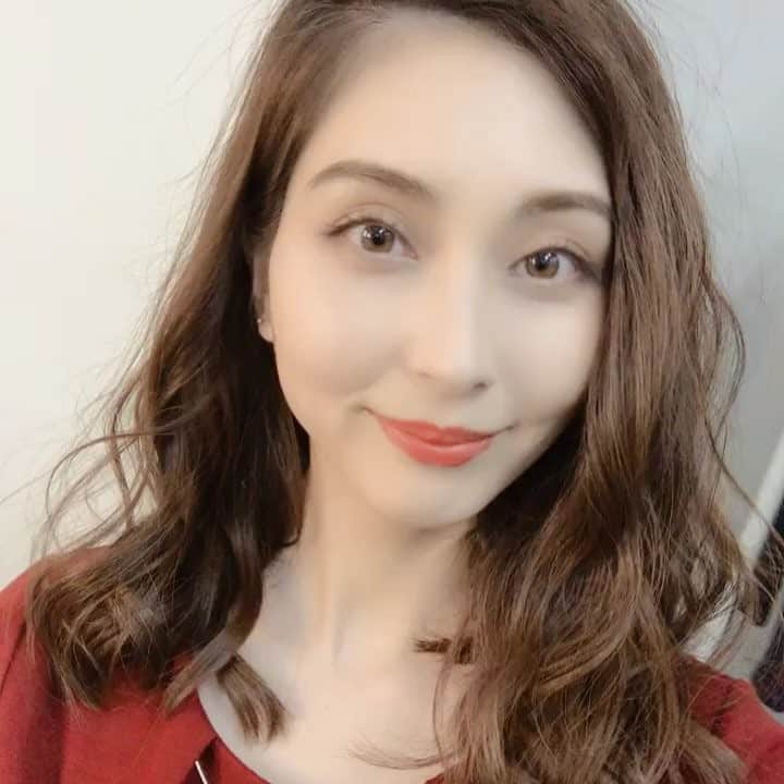 大塚まゆりのインスタグラム：「こういう巻き方自分で出来るようになりたいな〜〜♪ #model #shooting #hairstyle #hairmake #makeup #fashion」
