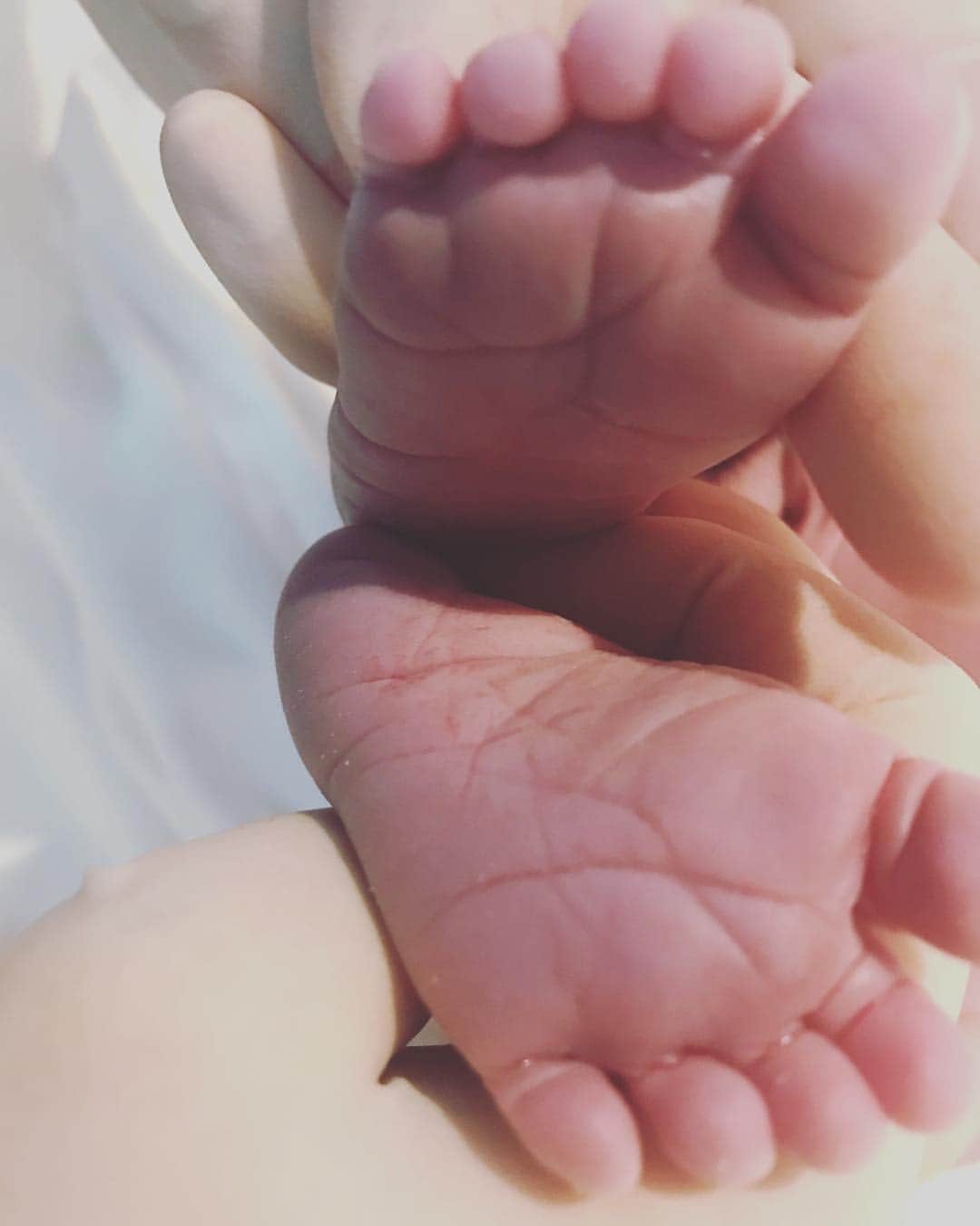 チソンのインスタグラム：「#곽보아  드디어 보아가 태어났어요. 환영한다 보아야~^^ 건강하자! 사랑한다! ❤️」