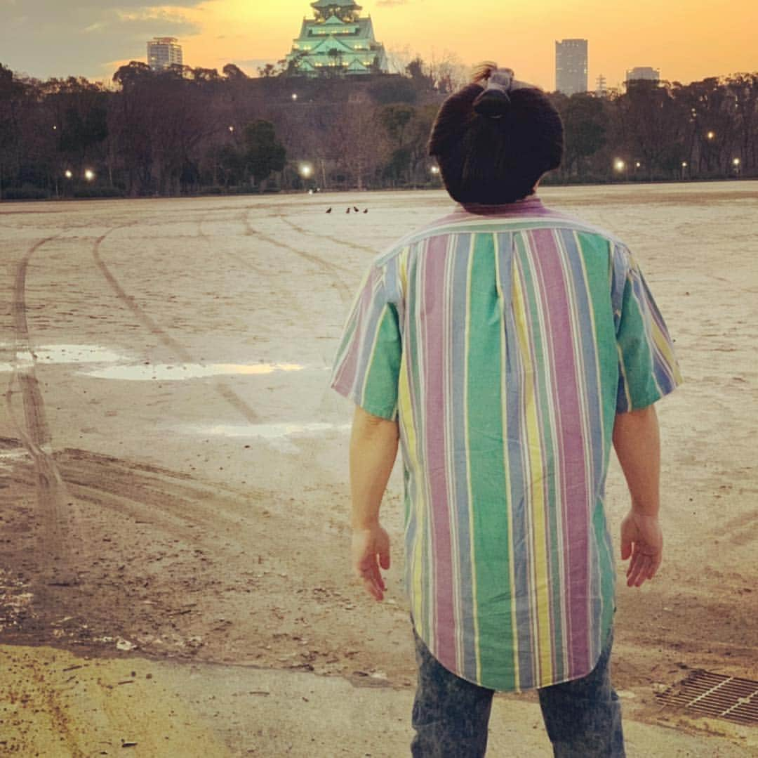 西澤裕介さんのインスタグラム写真 - (西澤裕介Instagram)「47時間空きですねん。ウロウロしてたら何やお城みたいなんありましてん。誰がこしらえたんやろ？太秦のみんなに言お。 #太秦専属の役者 #役者の仕事は待つこと #まだまだ待てる #岸大介 #太秦の空き時間 #何してますのん」2月5日 17時10分 - uzumasano.akijikan