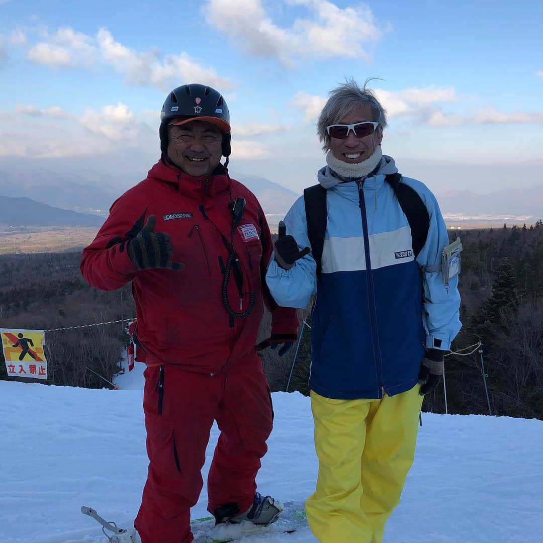 宇治田みのるさんのインスタグラム写真 - (宇治田みのるInstagram)「プロサーファー戸田友康先輩🏄‍♂️ @tomoyasu_toda  冬は”ふじてんスノーリゾート”の主🏂  今回も大変お世話になりました🙇‍♂️ @fujitenresort  東京から1時間30分で行けちゃう”ふじてんスノーリゾート”🗻皆様も是非に❣️ #snowboard #snowboarding #snow #fujiten」2月5日 17時08分 - djminoru.u