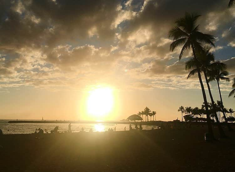 坂之下侑子さんのインスタグラム写真 - (坂之下侑子Instagram)「#sunset #Hawaii #綺麗だったなー #携帯で撮ったやーつ #picture #☀️」2月5日 18時18分 - yukiko_s0403