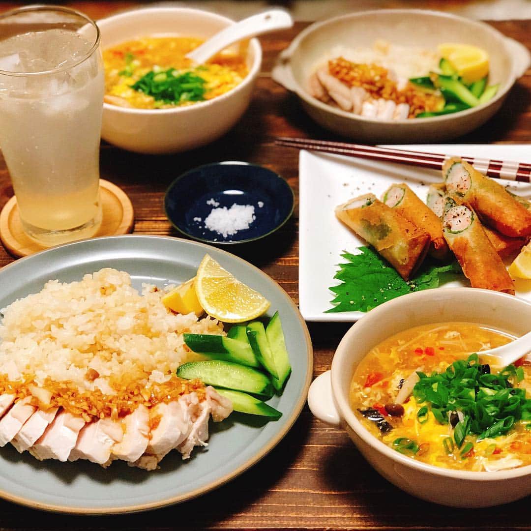 ゆうきさんのインスタグラム写真 - (ゆうきInstagram)「ちょっと前の晩ごはん。 メインは、 カオマンガイ。 ・ ・ そして、スーラータンスープ。 レシピは⬇︎ #yuukitohikariスーラータンスープ  今回は、たっぷりのきのこと、キクラゲで作りました。 食感美味しいスープです。 ・ ・ おつまみは、 エビの春巻き。 レシピは⬇︎ #yuukitohikariエビ春巻き ・ ・ #晩ごはん#夜ご飯#夕食#おうちごはん#レシピ#簡単レシピ#献立#ハイナンチキンライス#スーラータン#マカロニメイト#クッキングラム #dinner#japanesefood#foodpic#yummy」2月5日 19時35分 - yuukitohikari