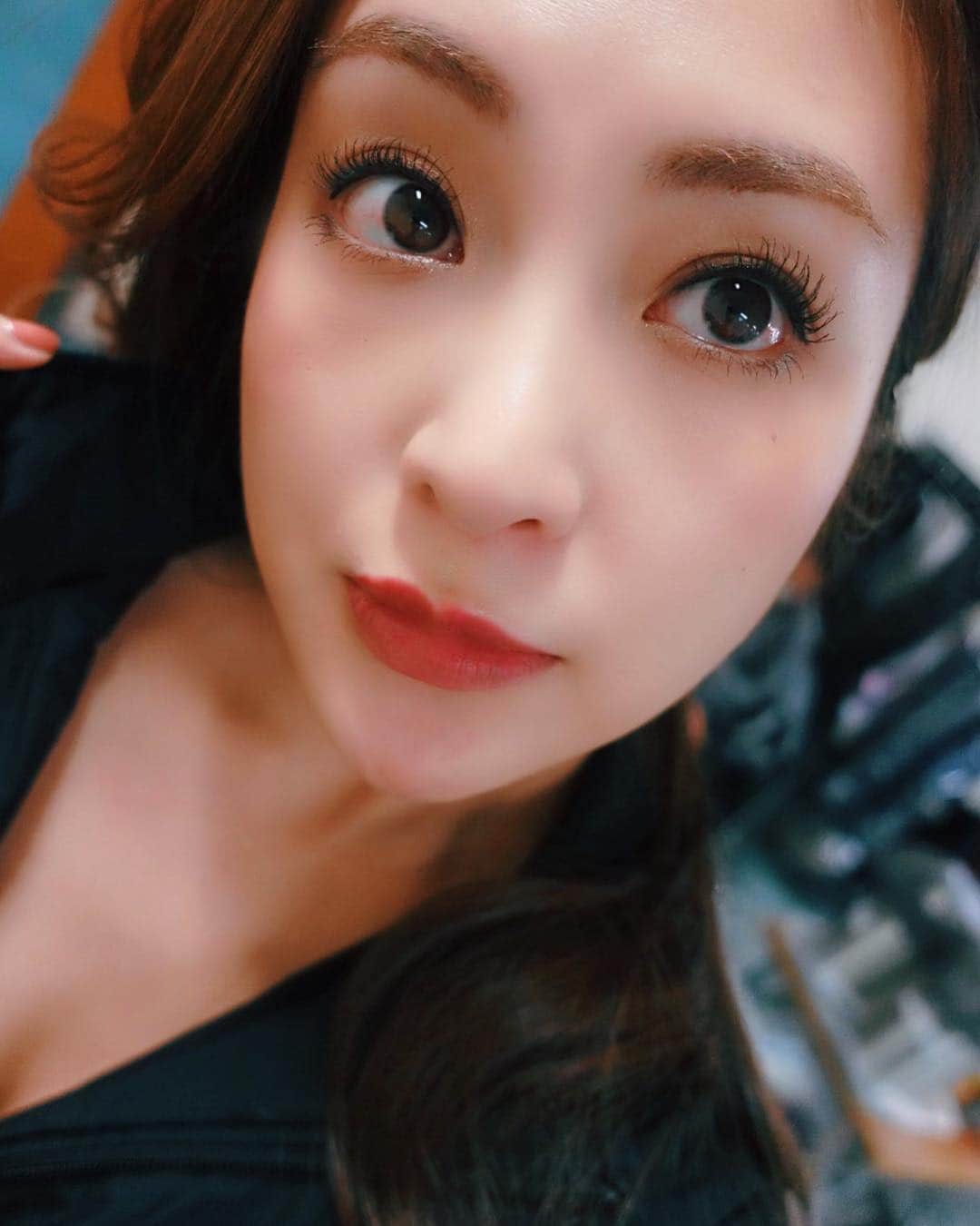 のインスタグラム：「どあっぷっぷー 充血(＞＜) #thank#you#thankyou#3#k#follow#shoot#shooting#off#shot#gravure#photo#待ち時間#camera#bikini#水着#ビキニ#グラビア#写真#写真集#発売#31#30歳#記念#辰巳奈都子#wait#time#make#up#メーク」