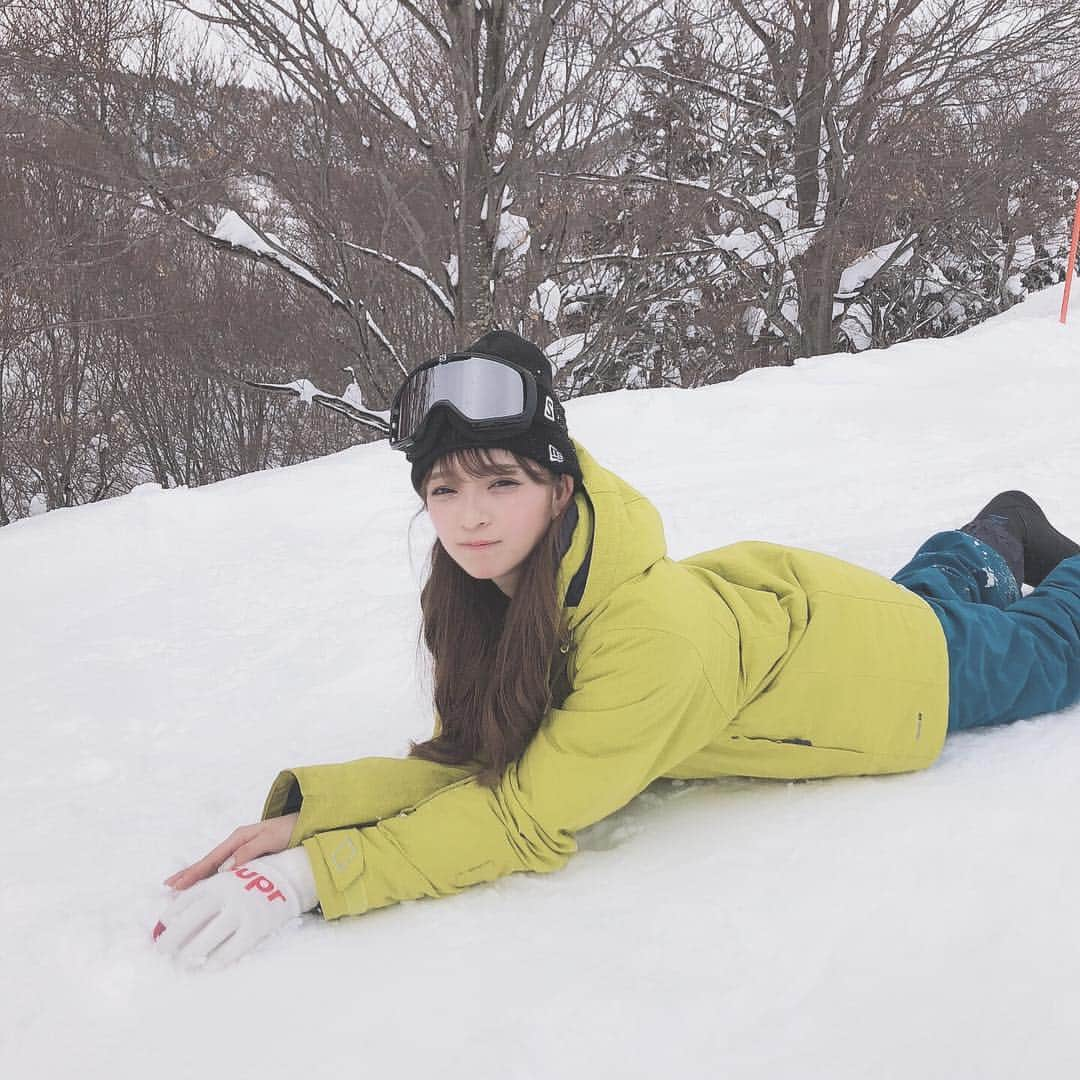 船木沙織（さおりん）さんのインスタグラム写真 - (船木沙織（さおりん）Instagram)「. . ラストスノボ写真🤳 . 本日も撮影終了〜 まりなちゃんおすすめのラーメン食べるために並んでる🍜🍜🍜お腹すいた。。。」2月5日 22時11分 - funacky325