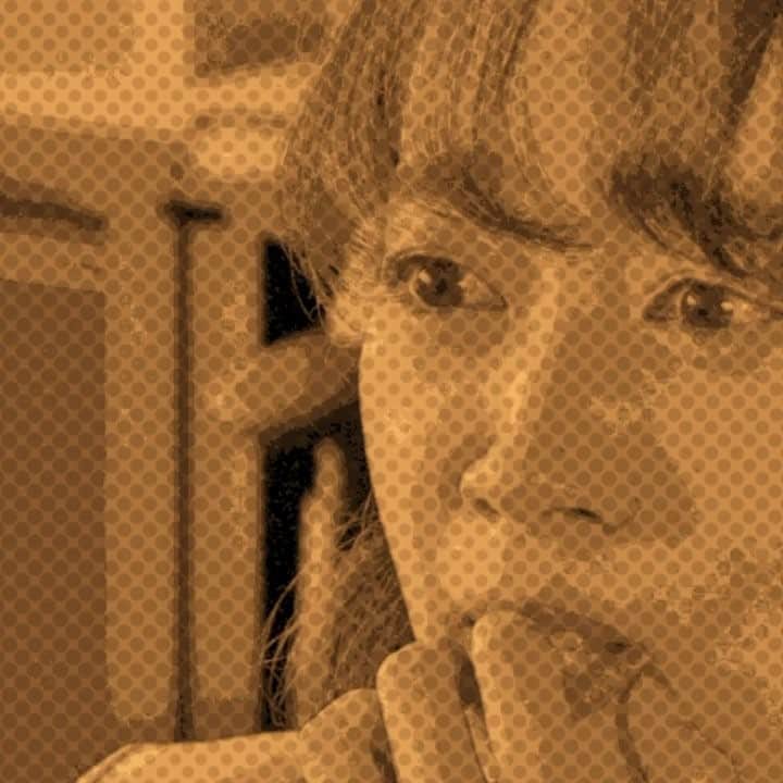 MINE(マイン)のインスタグラム：「みなさーん！！おじさんの取り扱い方、困っていませんか？？ちょっと絡みがしつこいなぁと思ったそんなときは…こんな対応がオススメです👩‍🏫 元銀座No.1ホステスの 鈴木セリーナさん @serenasuzuki0120 が監修する新連載「おじさん取り扱い講座」👨🏻‍🦰 おじさんを演じるのは福田雄一監督の劇団ブラボーカンパニーの団員、野村啓介さん！そしてOL役は注目の女優、清水くるみさん @kurumi_shimizu ！！ 次回はまた違うおじさんが登場予定です。来週をお楽しみに！ 完全版はぜひ mine-3m.com で⚡️⚡️ #おじ説 #おじさん取り扱い講座 #おじさん取扱説明書 #鈴木セリーナ #ブラボーカンパニー #野村啓介 #清水くるみ #mine」
