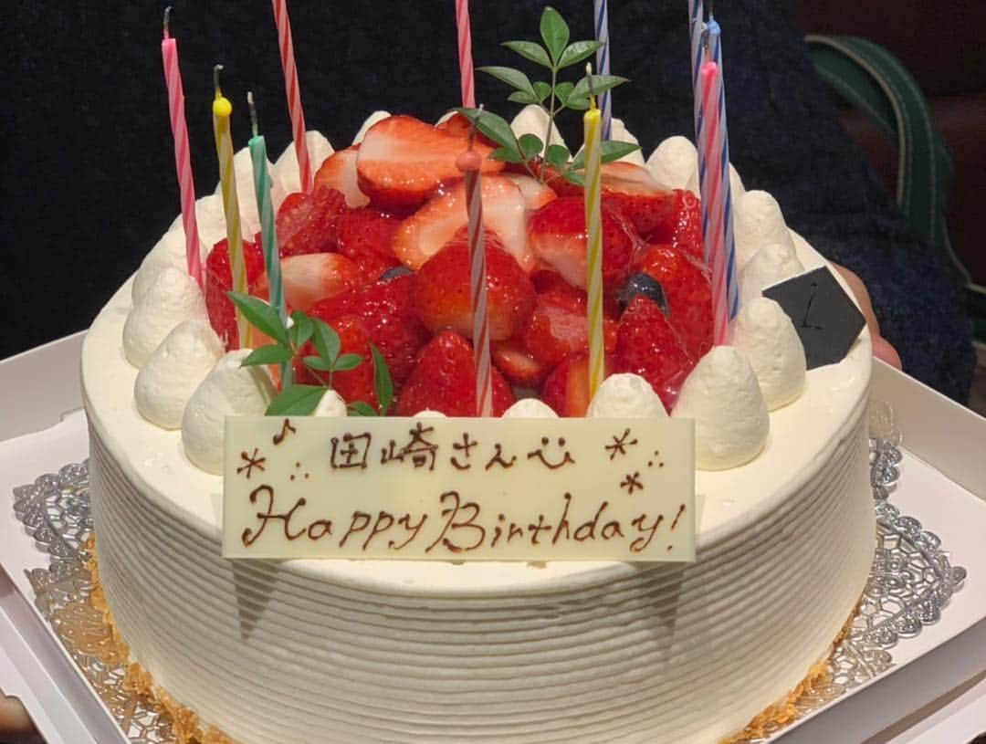 田崎佑一さんのインスタグラム写真 - (田崎佑一Instagram)「昨日は後輩たちが誕生日のお祝いをしてくれました😊✨✨✨サプライズでお祝いしてくれたのですが全く気付きませんでした！やられた🤪 みんな！ありがとう🙇‍♂️🙇‍♂️🙇‍♂️ #ダブルアート真べぇ  #アッパレード木尾  #祇園櫻井 #きんめ鯛上田ダウ #ヘンダーソン中村フー #吉本新喜劇カバ #モンスーン小山 #松尾 #蛙亭岩倉 #絶対アイシテルズらぶおじさん」2月5日 23時24分 - tasakipan