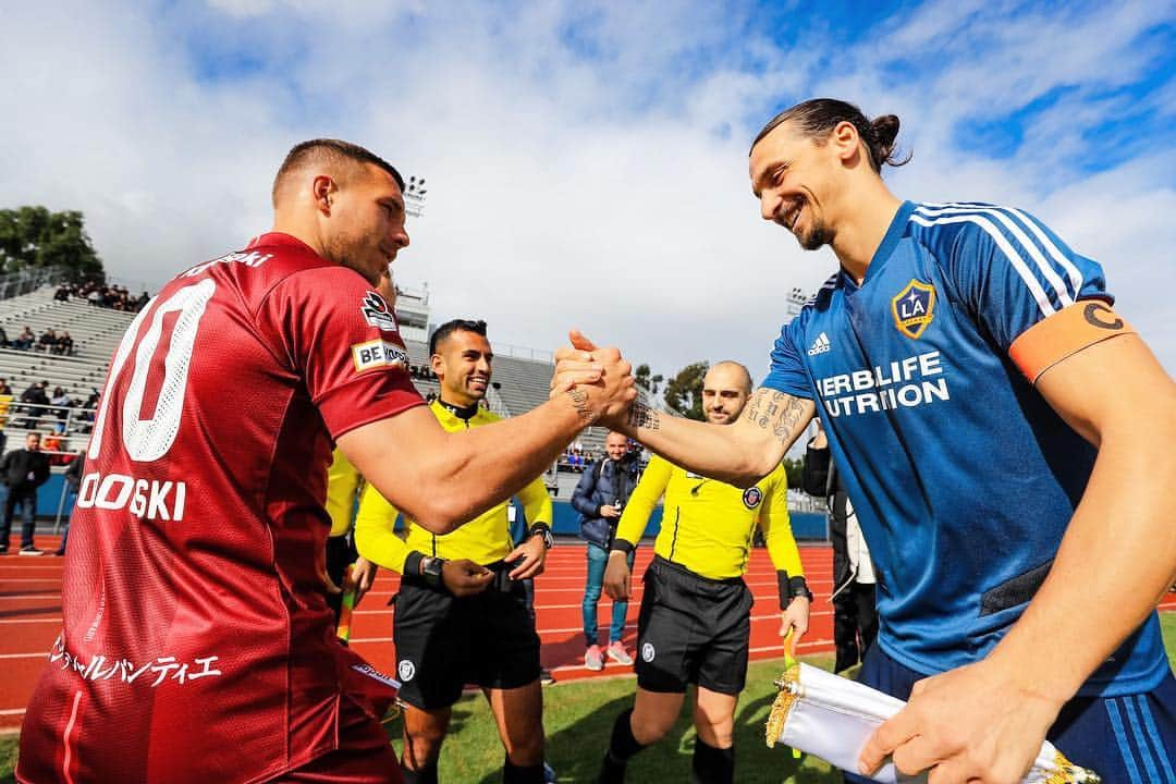 ルーカス・ポドルスキさんのインスタグラム写真 - (ルーカス・ポドルスキInstagram)「💯🤝 @iamzlatanibrahimovic #zlatan #poldi」2月6日 6時50分 - lukaspodolski