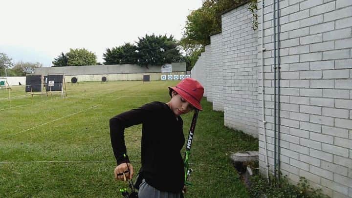 バレンティナ・アコスタ・ギラルドのインスタグラム：「. . . . . . . . . #archery # archer #hoyt #ksl #sport #archerygirl #recurve #shot #shooting #bow #arrow #green #red #day #happy #training #양궁 #궁수 #행복한 #촬영 #훈련 #매일 #샷」