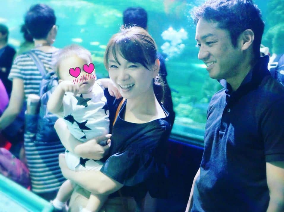 保田圭さんのインスタグラム写真 - (保田圭Instagram)「サメの餌付けショー♡近くで見れてなかなかの大迫力でした(o^^o) #グアム #アンダーウォーターワールド #詳しくはブログをご覧下さい」2月6日 10時23分 - keiyasuda1206