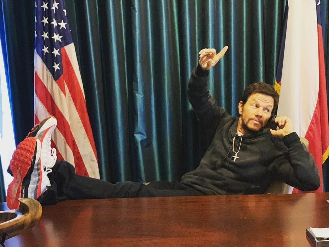 マーク・ウォールバーグさんのインスタグラム写真 - (マーク・ウォールバーグInstagram)「This Presidential Suite is legit. 🇺🇸😂」2月6日 11時15分 - markwahlberg