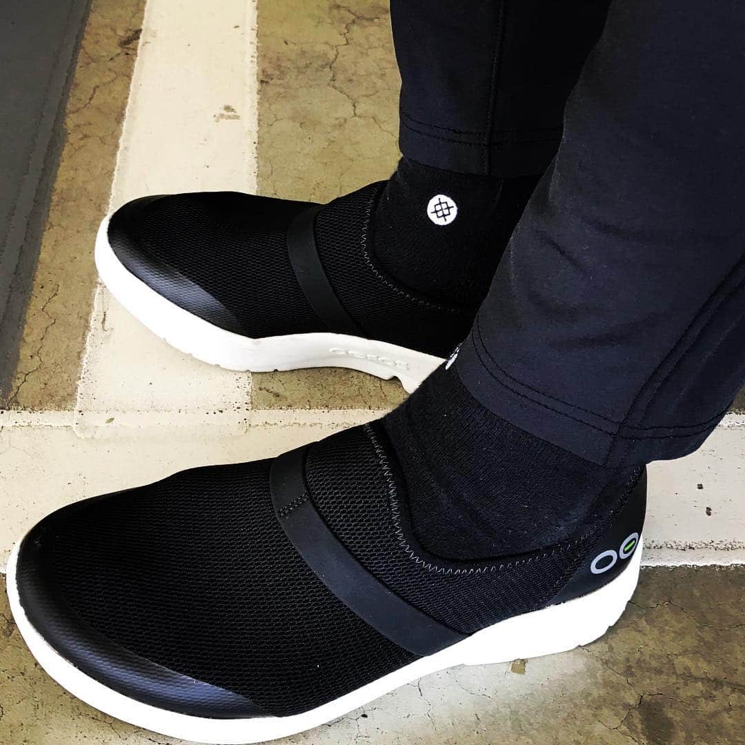宇野薫さんのインスタグラム写真 - (宇野薫Instagram)「UNO☆KICKS 寒いので、OOFOSのリカバリーサンダルではなく、リカバリーシューズを履いてそろそろUNODOJOと練習から帰ります。  #oofos #oomg #stance #stancesocks #oymgram #onehundredathletic #100athletic #unocaolshowten  #unokicks #caoluno #宇野薫」2月7日 1時10分 - caoluno
