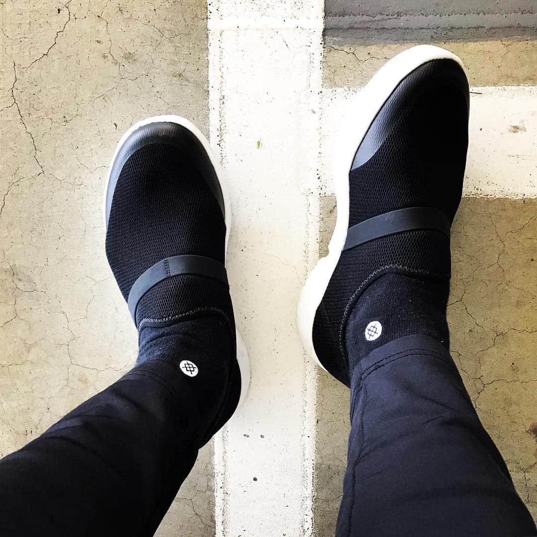 宇野薫さんのインスタグラム写真 - (宇野薫Instagram)「UNO☆KICKS 寒いので、OOFOSのリカバリーサンダルではなく、リカバリーシューズを履いてそろそろUNODOJOと練習から帰ります。  #oofos #oomg #stance #stancesocks #oymgram #onehundredathletic #100athletic #unocaolshowten  #unokicks #caoluno #宇野薫」2月7日 1時10分 - caoluno