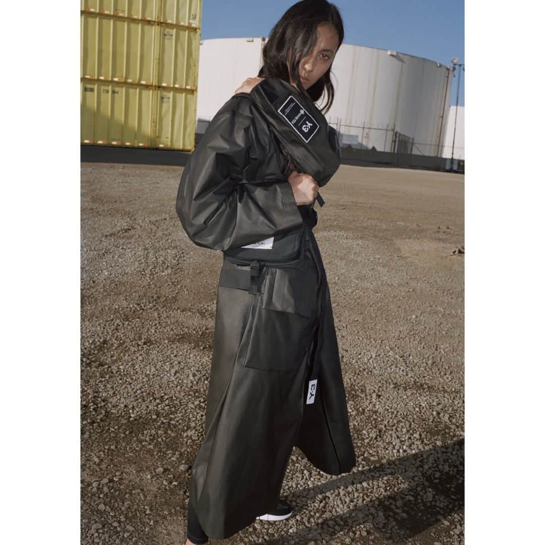 ワイスリーのインスタグラム：「Y-3 GORE-TEX® Oversized Long Coat with SHAKEDRY™️ Technology. Available now. Y-3 Spring Summer 2019. 📷: @angelopennetta Styling: @haleywollens --- #adidas #Y3 #YohjiYamamoto Discover the collection at Y-3.com」