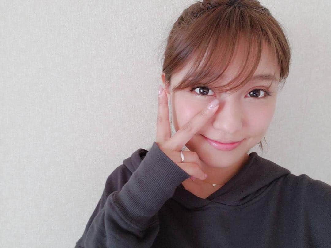 堤ゆきみのインスタグラム：「バレーボールリーグが始まりました🏐﻿ 小学生の頃皆でバレーボールクラブに入って練習していたのが懐かしい。。。﻿ ﻿ そして今回Vリーグキャンペーン実施中のようでVサインを投稿します✌️💓﻿ ﻿ スポーツ観戦大好きだから今年はたくさん観に行きたい～！﻿ ﻿ #Vキャンペーン﻿ #Vリーグ﻿ #バレーボール﻿ #PR」
