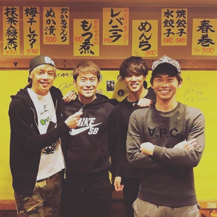のインスタグラム：「. Jがんばれ👍🇧🇪 #KRCヘンク #柏レイソル #初トンキの日 #アシストありがとう #へなちょこクロスでオーバーヘッドさせんなよ #目立たせてくれてありがとう」
