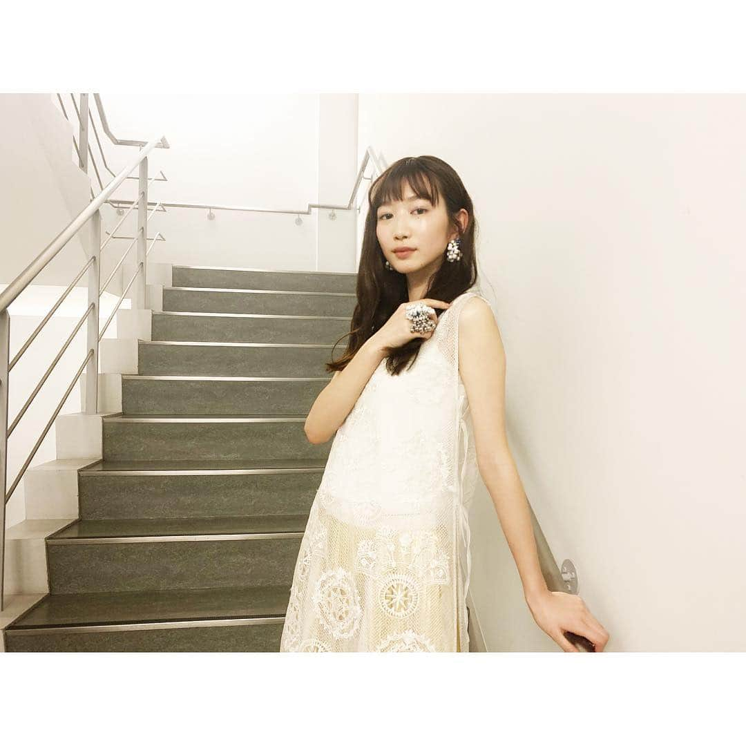 岡本夏美さんのインスタグラム写真 - (岡本夏美Instagram)「素敵なお衣装 @limleanlee さん ありがとうございますっ  ブランド @nequittezpas_aoyama 👗 #nequittezpas 👠 #jimmychoo 💍 #toga」2月6日 19時29分 - okamoto_natsumi