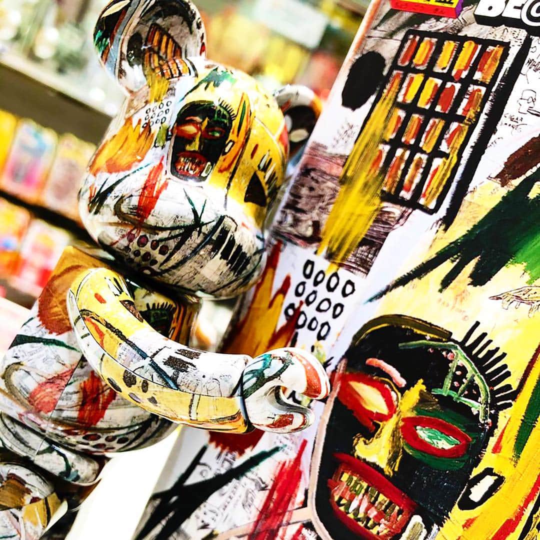 MEDICOM TOYさんのインスタグラム写真 - (MEDICOM TOYInstagram)「#medicomtoy #bearbrick #basquiat #jeanmichelbasquiat #メディコムトイ #ベアブリック #超合金 #バスキア ©︎ Estate of Jean-Michel Basquiat Licensed by Artestar, New York」2月6日 19時44分 - medicom_toy