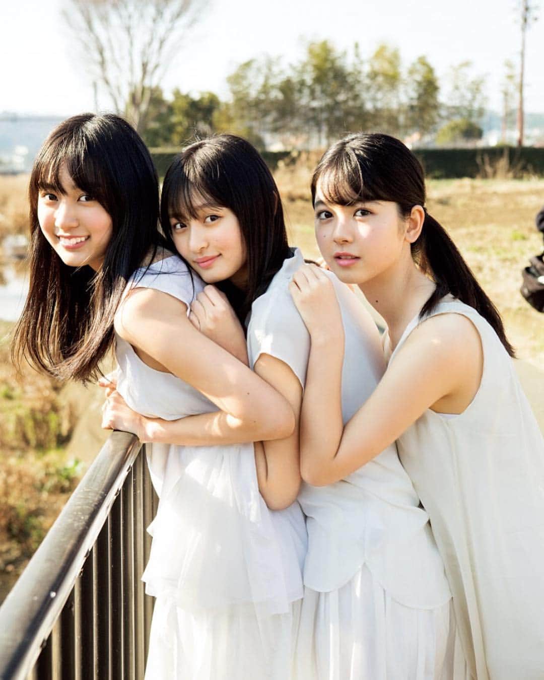 週刊少年マガジンのインスタグラム：「2月6日発売の「週刊少年マガジン」10号に、#乃木坂46 ４期生 #遠藤さくら #賀喜遥香 #筒井あやめ 初登場！﻿ ﻿ ﻿ ﻿ 昨年末のお見立て会を経て、#乃木坂46 ４期生に加入した週マガ大注目の３人を撮り下ろし！ これからの乃木坂46の変化は、彼女たちから始まるかもしれない。﻿ ﻿ ﻿ ﻿ 撮影／細居幸次郎﻿ スタイリング／優哉﻿ ヘアメイク／田村直子・住本彩・スミホシナ﻿ デザイン／坂上和也(banjo)﻿」