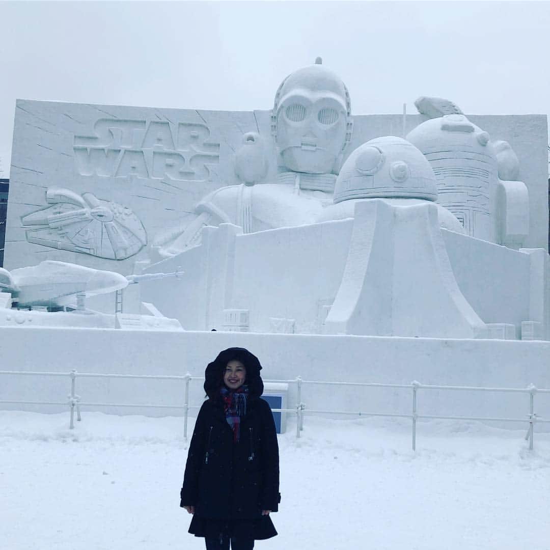 笛木優子のインスタグラム：「札幌雪まつりだよ〜 初めて来ましたーー！  今週土曜日もしもツアーズみてね🍨🍜🐚🥔❤️ #사뽀로 #札幌雪まつり #눈축제❄️」