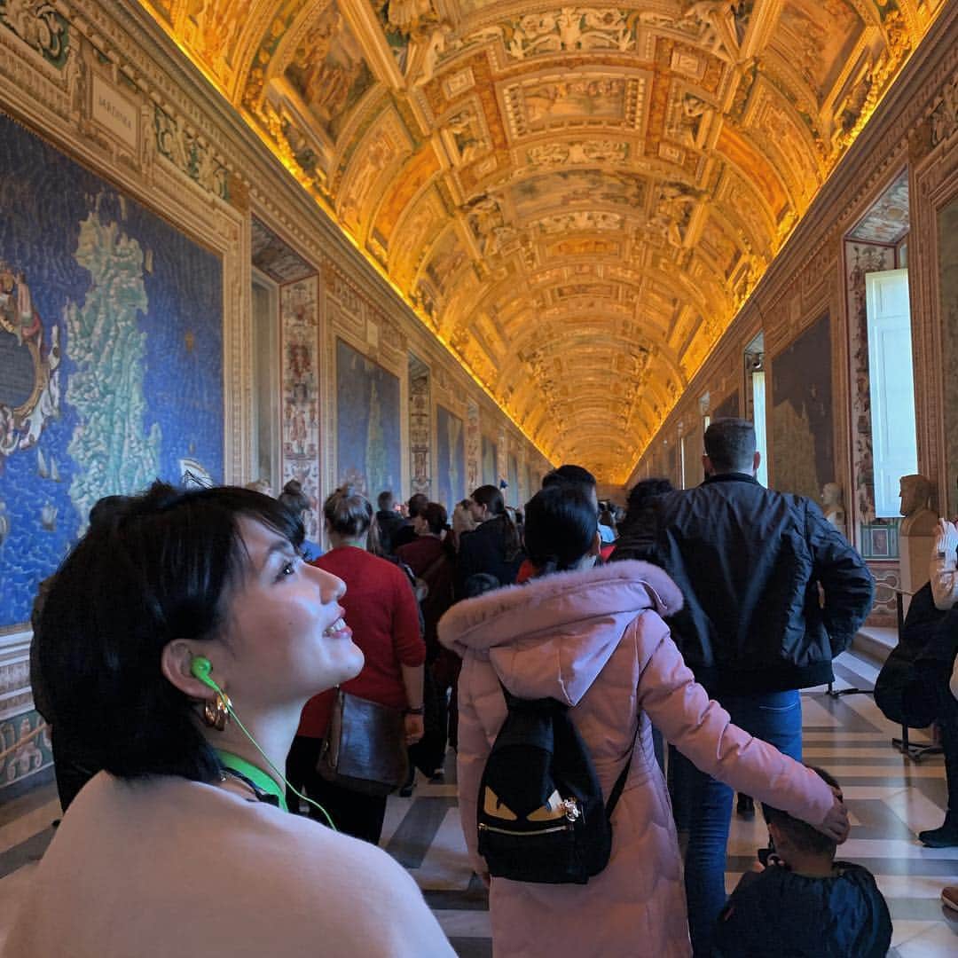 黒津南帆のインスタグラム：「. 世界最大級の美術館は どこみても綺麗でうっとりしてた。」
